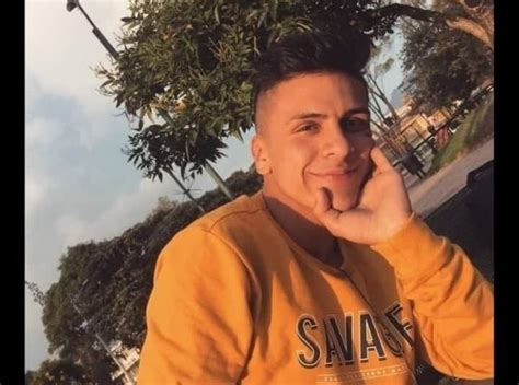 Dylan cruz - Reggaeton superstar J Balvin posted a heartfelt message to Dilan Cruz, a 18-year-old high school student who died after being hit in the head by a projectile fired …